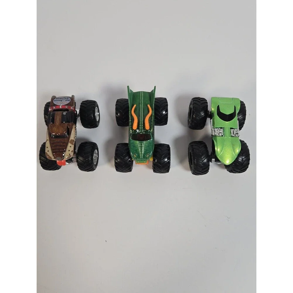 Hot Wheels Monster Trucks Lot 3 1:64 Monster Mutt Dragon Twin Mill 68 Diecast